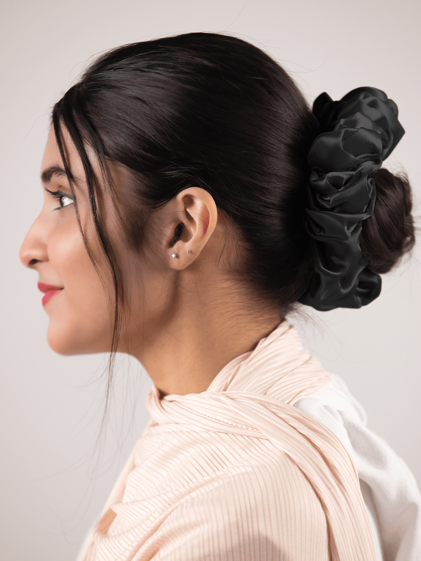 Silk Scrunchie in Black