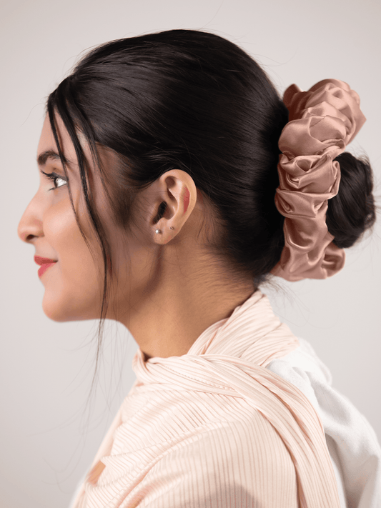 Silk Scrunchie in Rose Pink